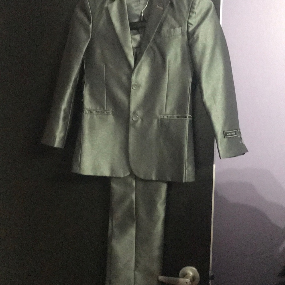 Boy suit Sz 8